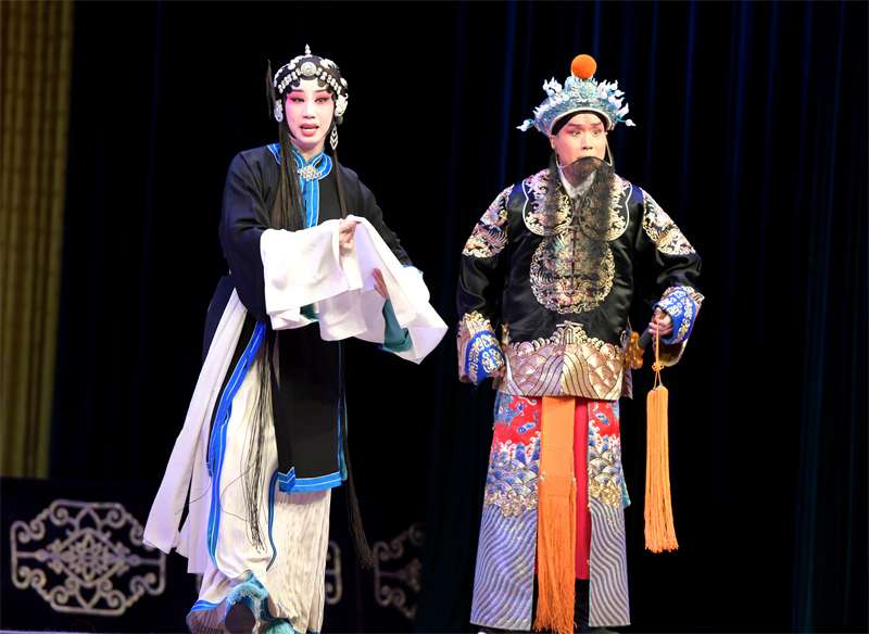 河北石家庄：惠民演出送文化餐