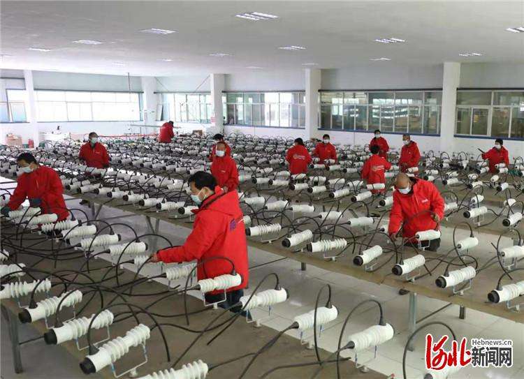 河北固安：赶订单 促发展