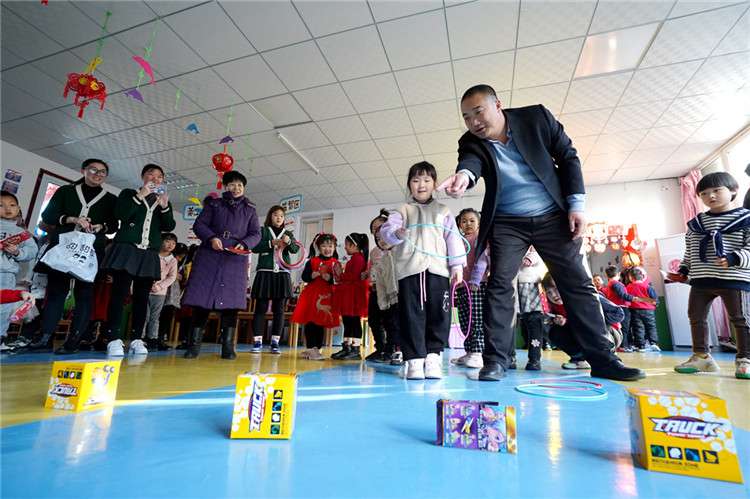 乐亭：“庙会”搬进幼儿园