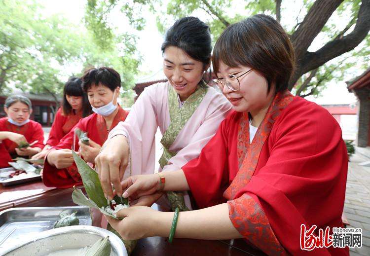 河北沧州：足不出户感受“云端午”