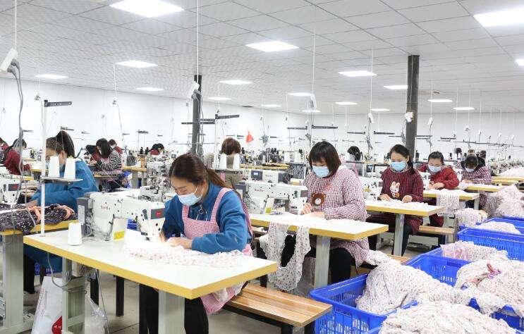 河北邢台：家门口就业助增收