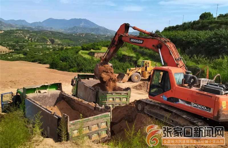 张家口：深山荒地变耕田