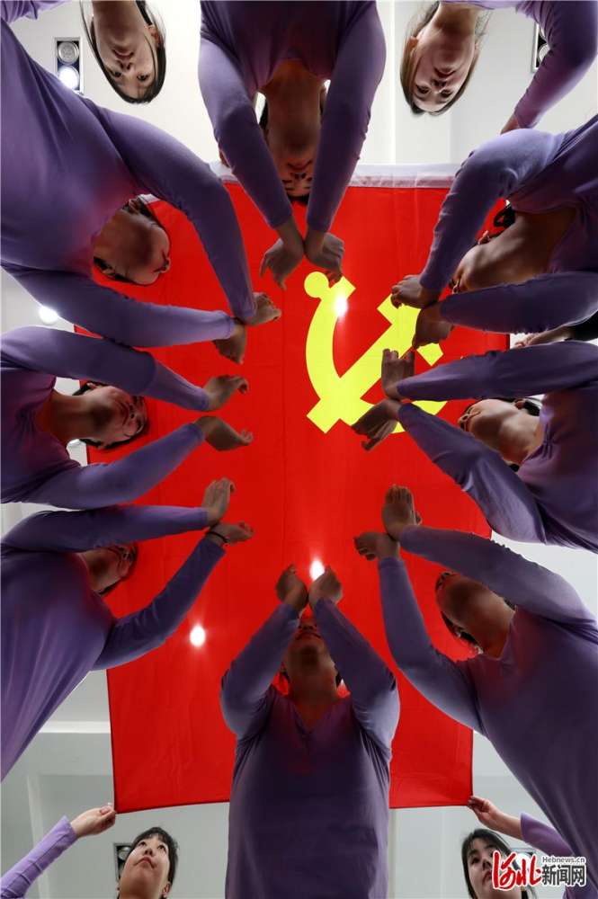 河北广宗：花开正少年 红心永向