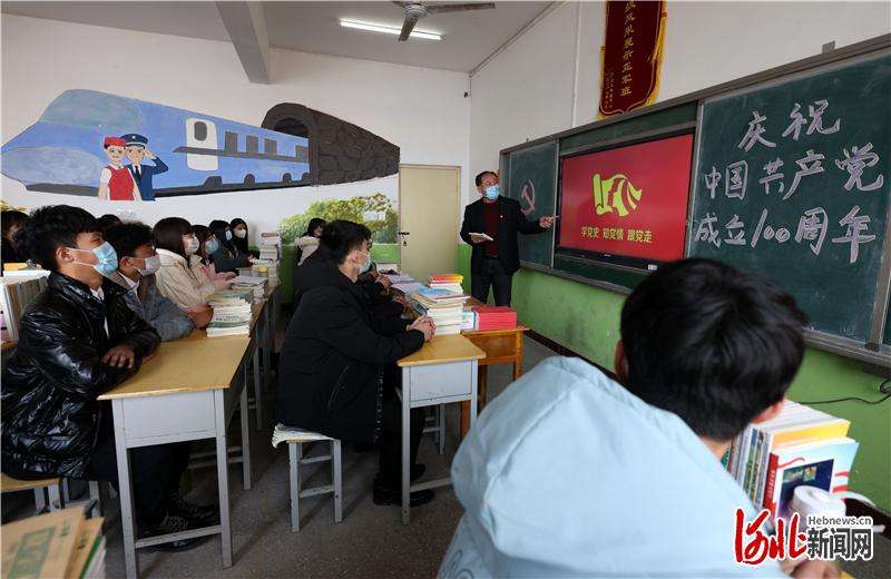 河北广宗：花开正少年 红心永向
