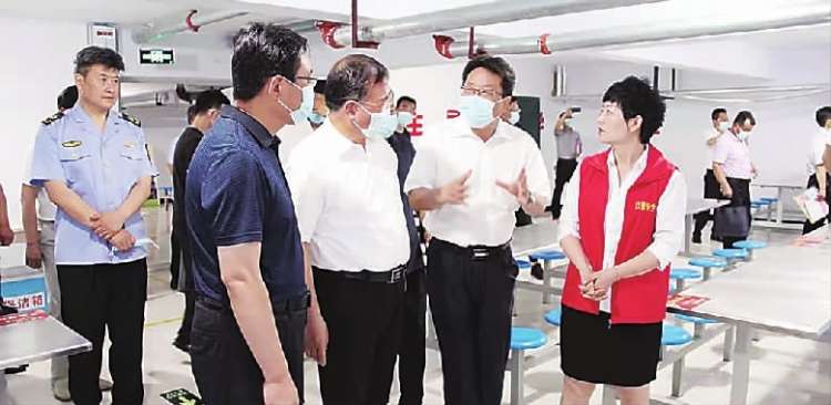 张家口市学校食堂年内实现“互联网+明厨亮灶”