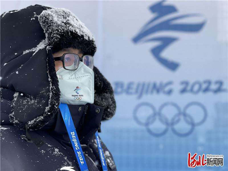 冀北廊坊香河县供电公司：风雪中 双奥“墩墩”步行8公里保电