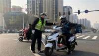 沧州交警铁骑队助力文明城市创建