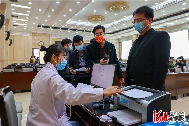 唐山市路南区永红桥街道：疫苗接种进企业 贴心服务送上门