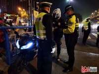 河北石家庄交警重拳出击严查“炸街车”