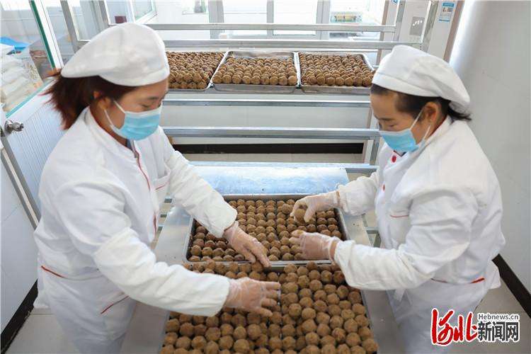 河北迁西：“多栗包”生产助农增收