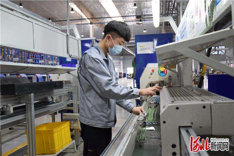 三河：全力当好项目“服务员”