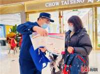 永清消防深入商场市场开展冬季防火宣传活动