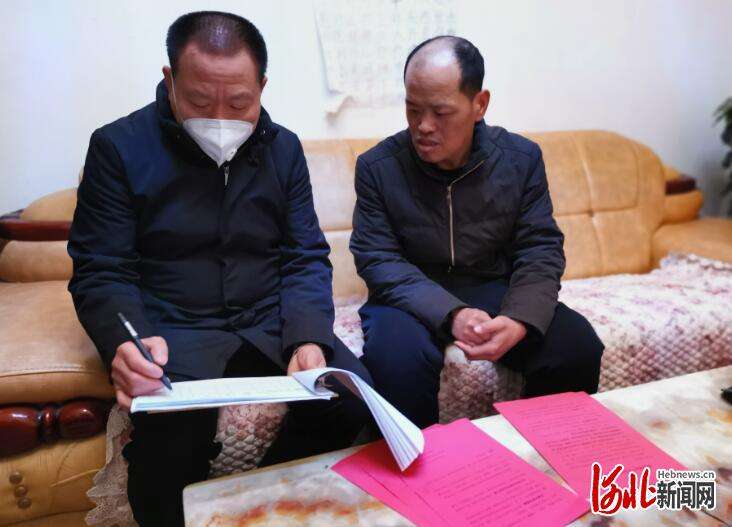 河北沧州市运河区刘舒庄村：员带头挨家挨户排查登记