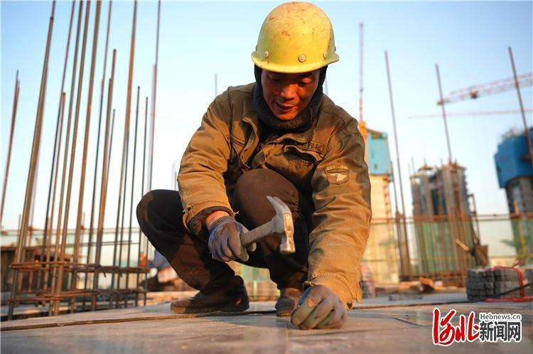 河北邢台：项目施工忙