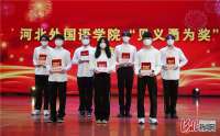 3人溺水命悬一线 7名学生出手相救