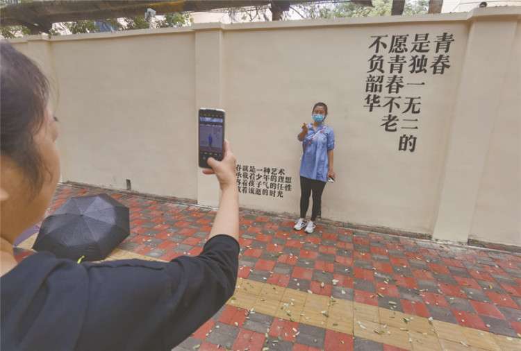 石家庄煤机街（槐岭路至槐中路段）变身“网红打卡地”