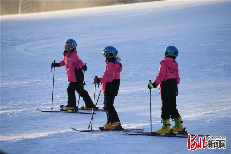 2021-2022雪季廊坊市小学生滑雪冬令营活动圆满落幕