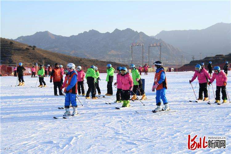 2021-2022雪季廊坊市小学生滑雪冬令营活动圆满落幕