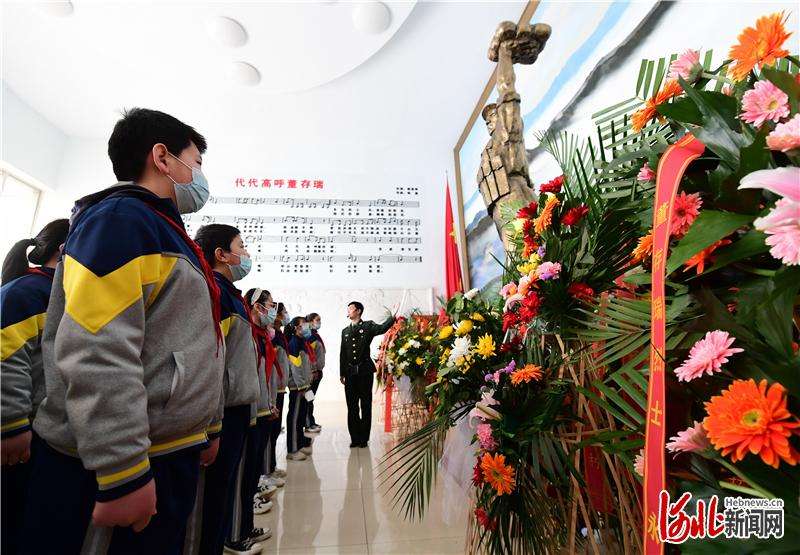 河北怀来：利用红色基地 加强学教育