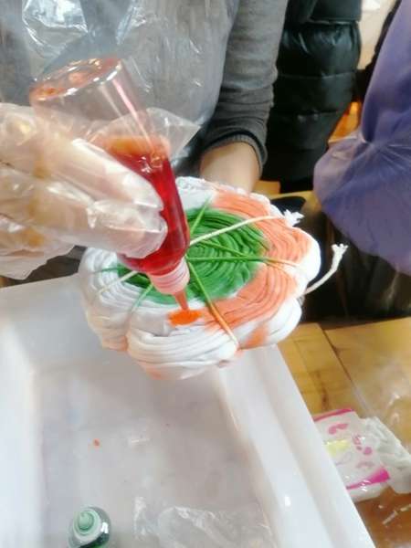 ​  秦皇岛：体验扎染工艺  传承文化