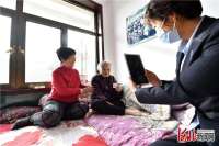 河北文安：上门激活社保卡 服务送到家门口