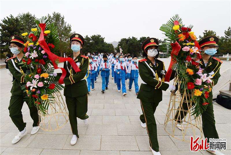 河北怀来：清明时节祭英烈