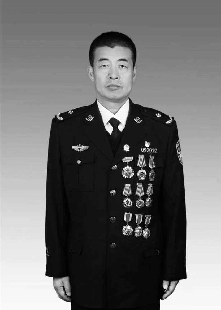 送别硬汉刑警 追思“心中最美”