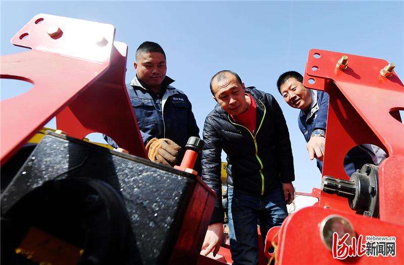 河北怀来：农机销售正当时