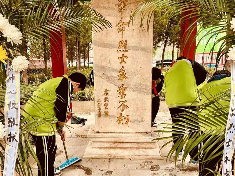 缅怀英烈伟绩 传承精神 雄安新区以多种形式祭奠缅怀先烈