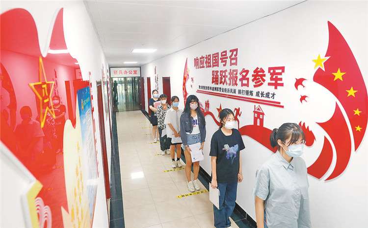 廊坊2022年度下半年女兵初审初检 69名应征女青年参检