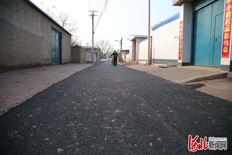 迁安市驻村工作队精准帮扶助农走上致富路