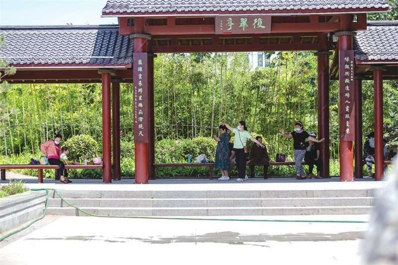 “口袋公园”盛满复兴百姓“微幸福”