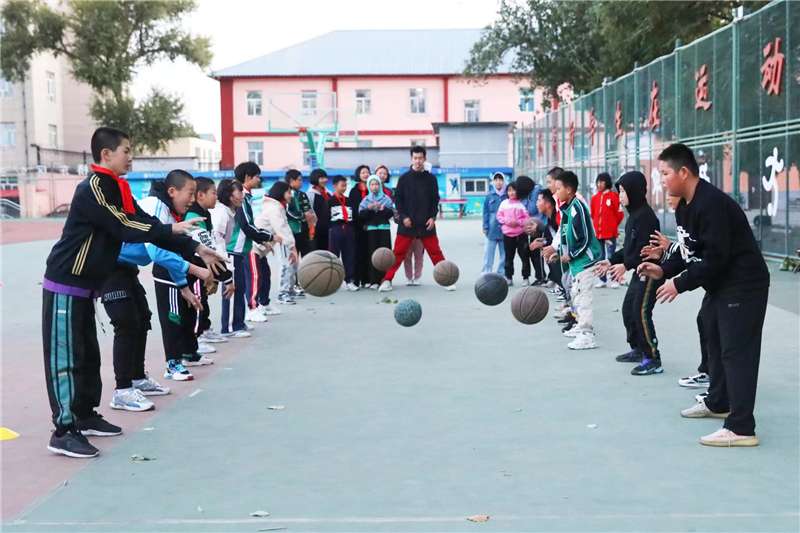 河北张家口艺体课乐了农村娃