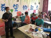 河北唐山：“的哥”的爱心教室