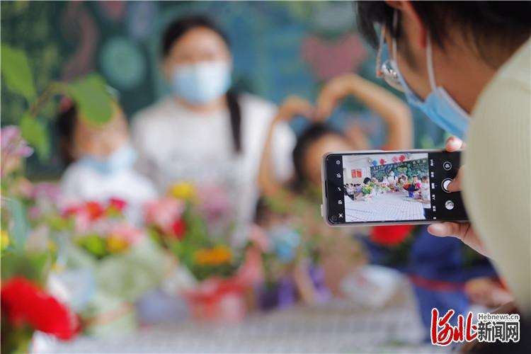 廊坊：感恩教师节 团圆话中秋