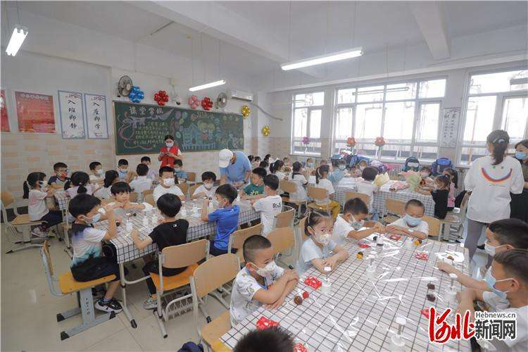 廊坊：感恩教师节 团圆话中秋