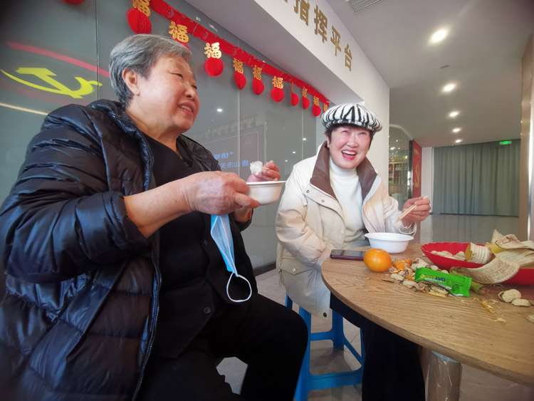 唐山：十五送元宵 从嘴甜到心