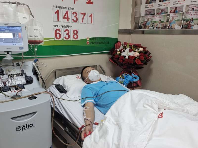 秦皇岛90后好医生杨宝会赴石捐髓救人