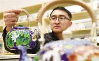 沧州：传统银器制作“敲”开致富门