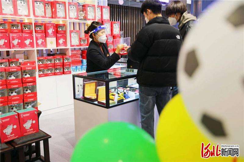 河北张家口：世界杯品热销