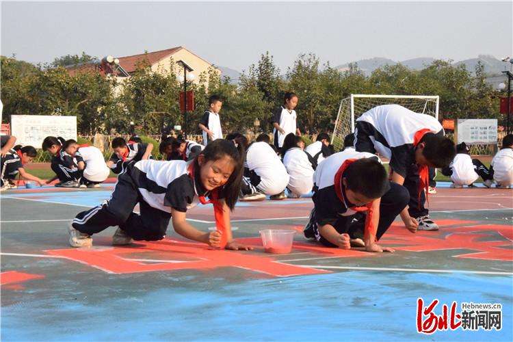河北三河：热爱祖国 孩子们有“画”说