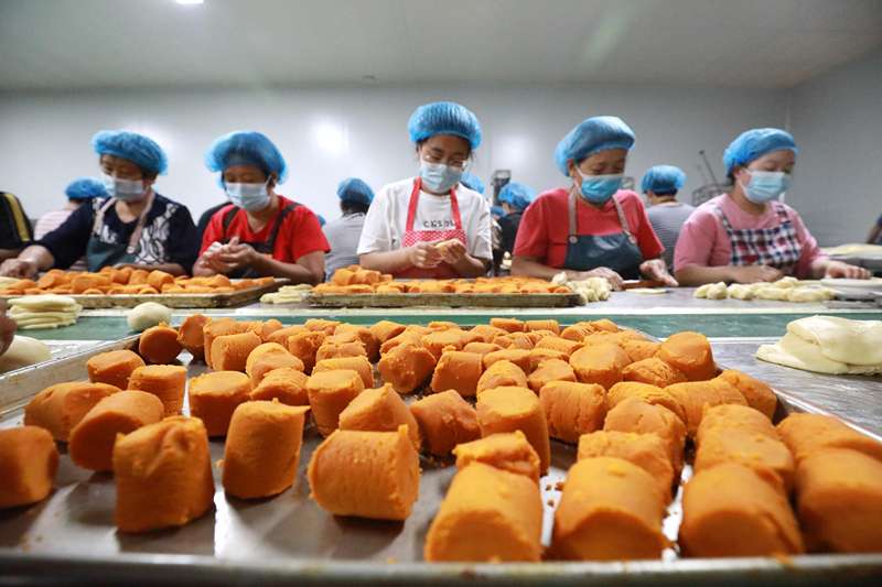 河北石家庄：月饼制作迎中秋