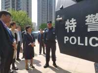 “两代表一”走进警营共议“平安唐山”