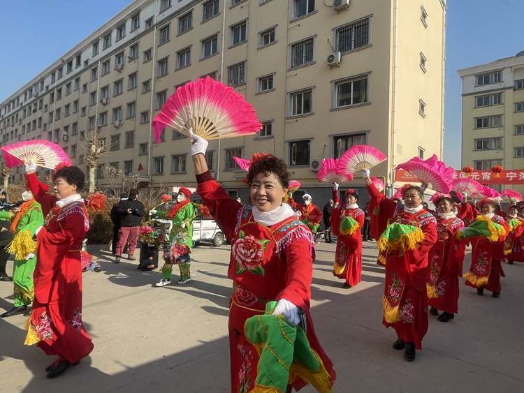 秦皇岛北戴河区宁海道社区欢庆元宵节