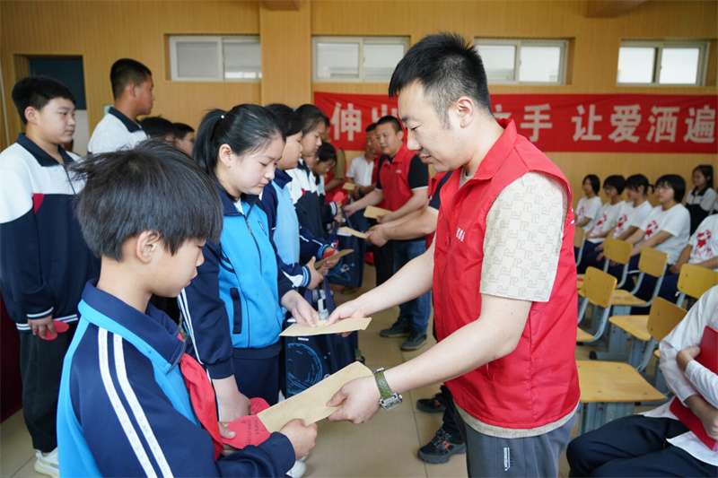 唐山开平：捐资助学 筑梦前行