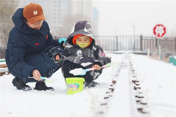 河北张家口：雪落京张线
