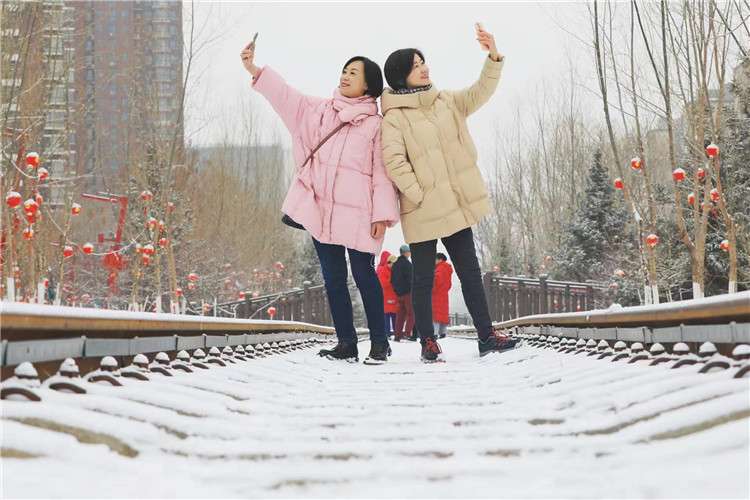 河北张家口：雪落京张线