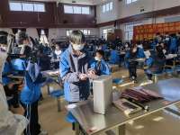 秦皇岛首届公益创投项目“春芽行动”走进校园