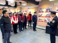 秦皇岛北戴河公安分西山派出所组织开展学雷锋活动