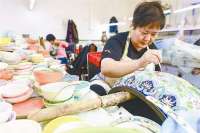 厂：“非遗”产业发展助乡村振兴